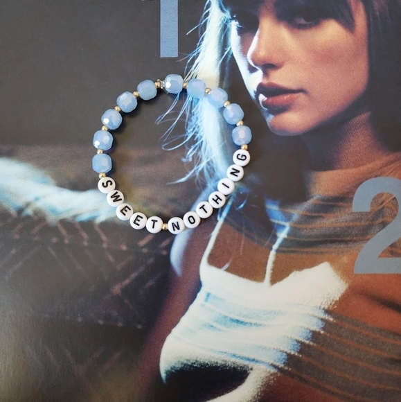 Midnights Friendship Bracelets Set Of 7 - Picture 6 of 11